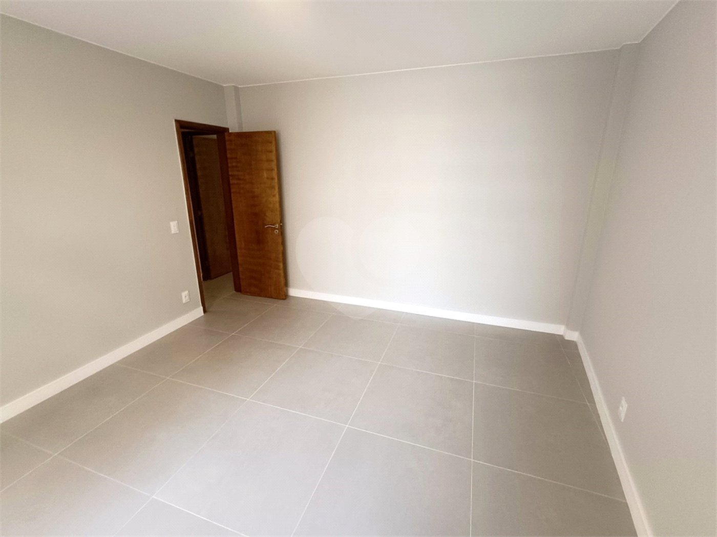 Apartamento à venda com 2 quartos, sendo 1 suíte,  em Maracanã, Rio de Janeiro, RJ