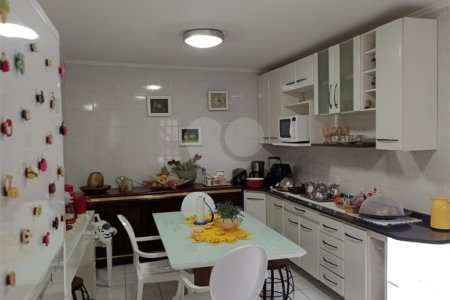 Casa à venda com 4 quartos, sendo 3 suítes,  em Alto Ipiranga, Mogi das Cruzes, SP