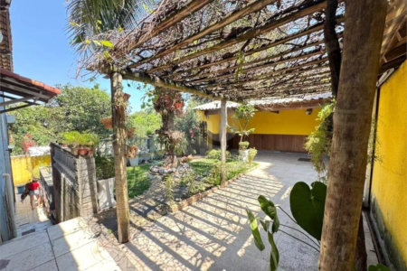 Casa à venda com 5 quartos, sendo 1 suíte, em Guaratiba, Rio de Janeiro, RJ