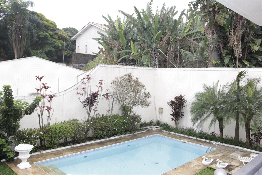 Casa à venda ou para alugar com 5 suítes em Jardim Leonor, São Paulo, SP