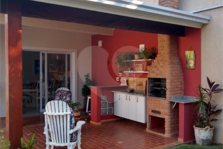 Casa à venda com 3 quartos, sendo 1 suíte,  no condomínio Residencial Grape Village, Vinhedo - SP