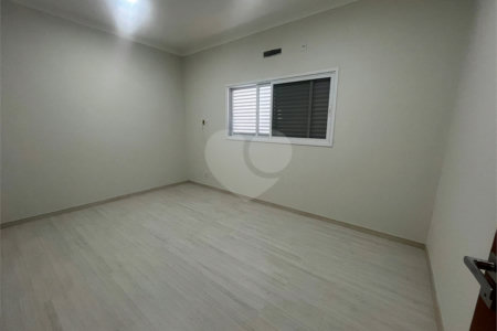 Casa à venda com 3 suítes em Vila Popular, Itapetininga, SP