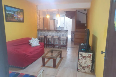 Casa à venda com 3 quartos, sendo 1 suíte, em Ogiva, Cabo Frio, RJ