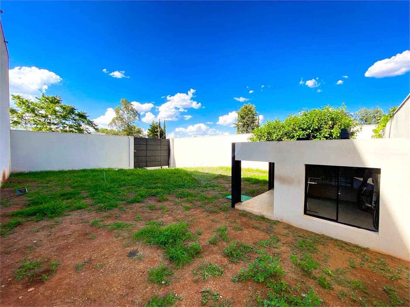 Casa à venda com 2 suítes no condomínio Jardim Residencial Vale do Campo, Araraquara - SP