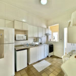 Apartamento Residencial à venda, Pitangueiras, Guarujá - AP0768.