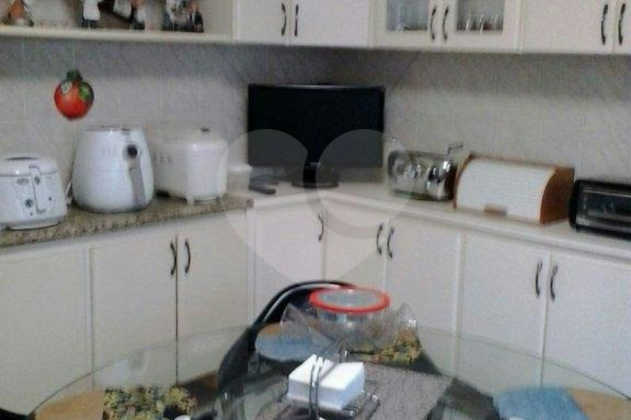 Sobrado à venda com 3 quartos, sendo 1 suíte, em Vila Galvão, Guarulhos, SP