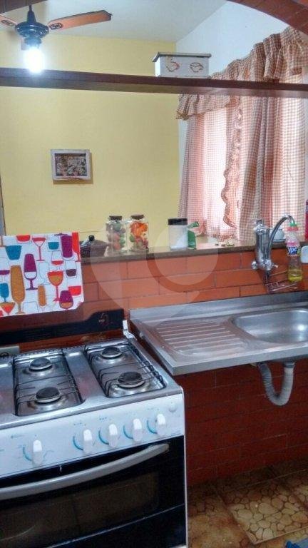 Casa à venda com 2 quartos, sendo 1 suíte, em Solemar, Praia Grande, SP