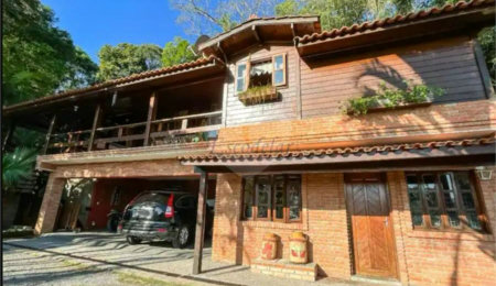 Casa à venda com 3 quartos, sendo 1 suíte,  no condomínio Associação Reserva das Hortênsias, Mairiporã - SP
