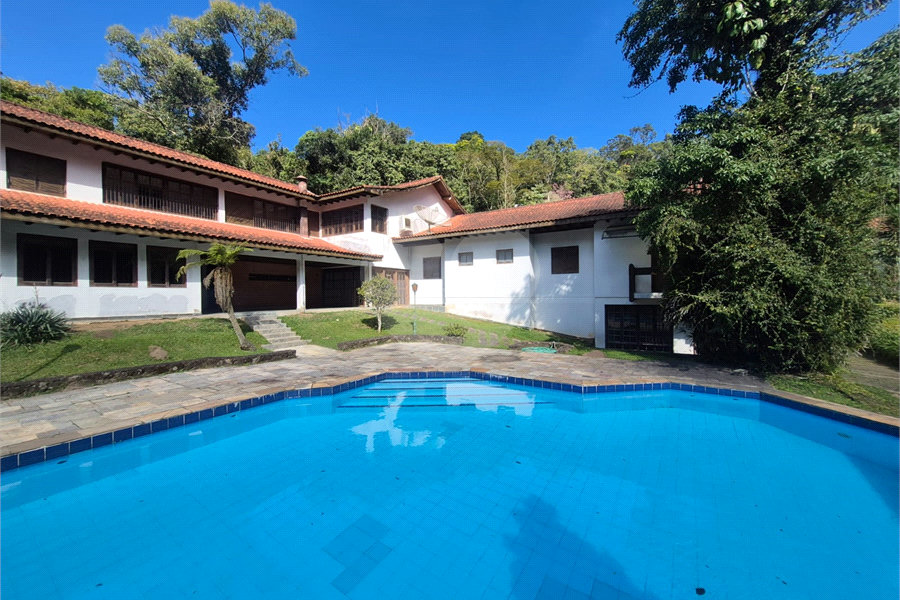 Casa à venda ou para alugar com 4 suítes no condomínio Parque Imperial da Cantareira, Mairiporã - SP