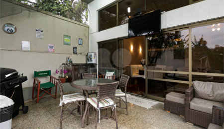 Casa à venda com 4 quartos, sendo 3 suítes,  em Alto da Boa Vista, São Paulo, SP