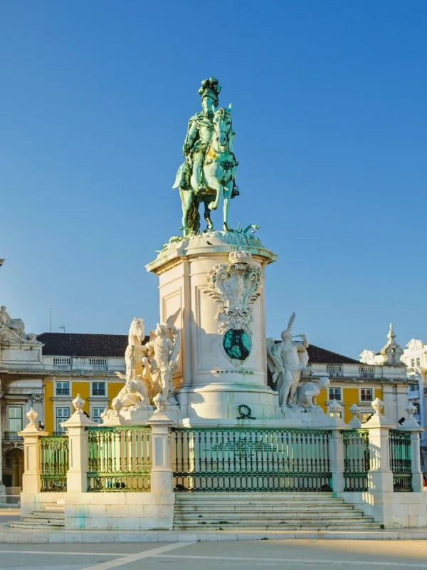Comprar imóvel em Portugal: apartamentos no Porto, Matosinhos e Algarve