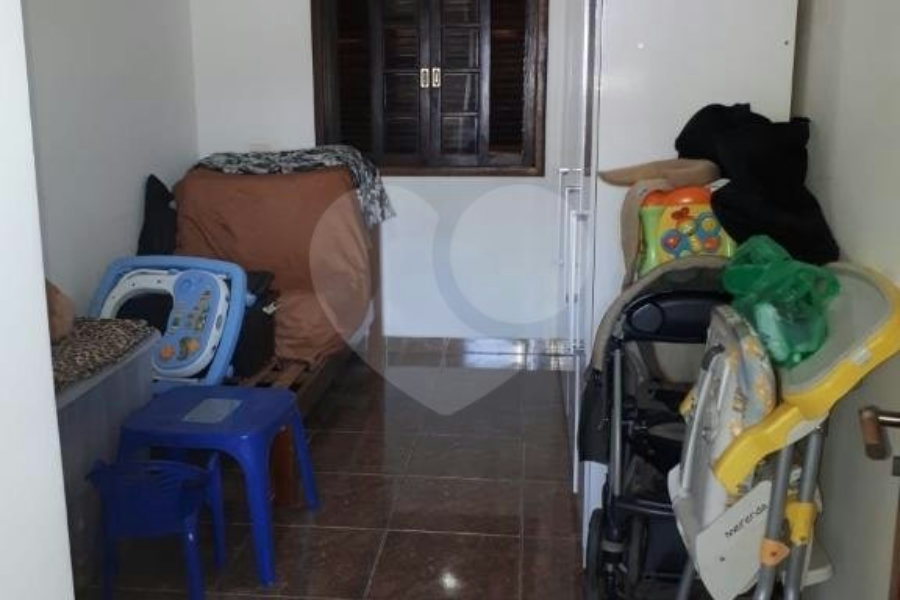 Sobrado à venda com 3 quartos, sendo 1 suíte,  em Tremembé, São Paulo, SP