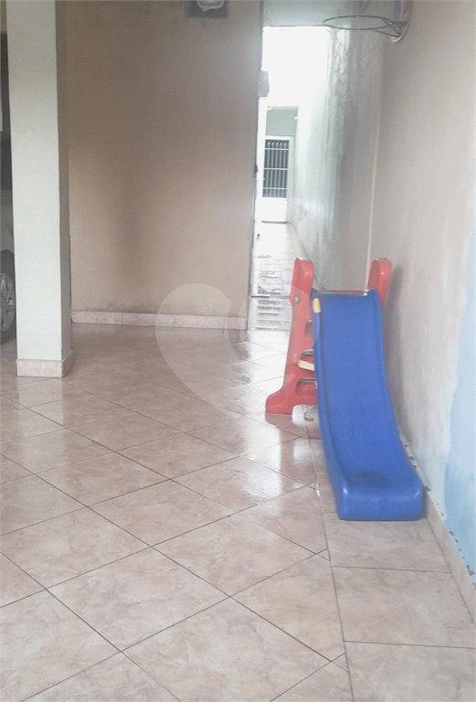 Casa à venda com 3 quartos em Jardim Santa Helena, Itaquaquecetuba, SP