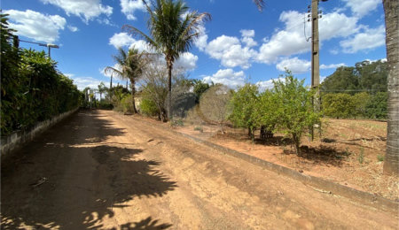 Chácara à venda com 3 quartos, sendo 1 suíte,  em Jardim Munique, São Carlos, SP