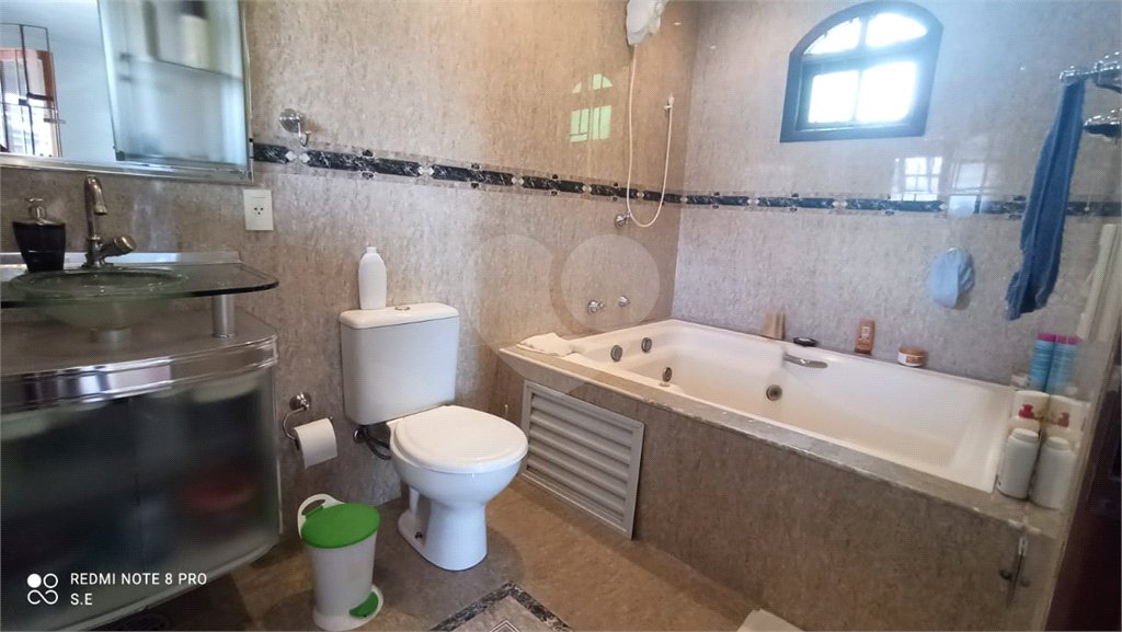 Sobrado à venda com 4 quartos, sendo 1 suíte, em Jaçanã, São Paulo, SP