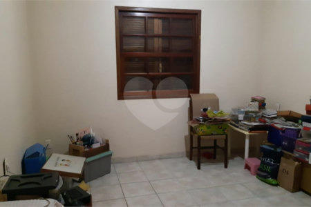 Sobrado à venda com 7 quartos, sendo 2 suítes, em Jardim Marajoara, São Paulo, SP