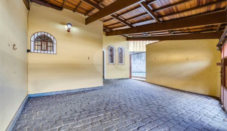 Sobrado à venda com 3 quartos, sendo 1 suíte,  em Alto da Boa Vista, São Paulo, SP