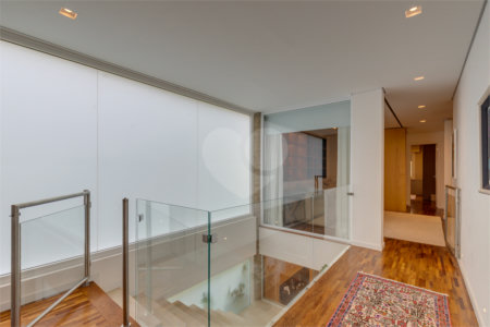Casa à venda com 3 suítes no condomínio Residencial Canumã, São Paulo - SP