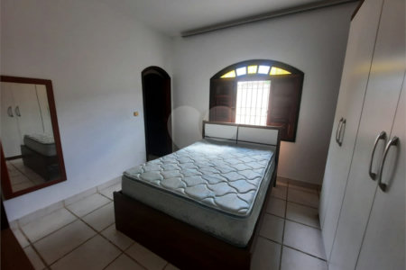 Casa à venda com 3 quartos, sendo 1 suíte,  em Jardim Aruan, Caraguatatuba, SP