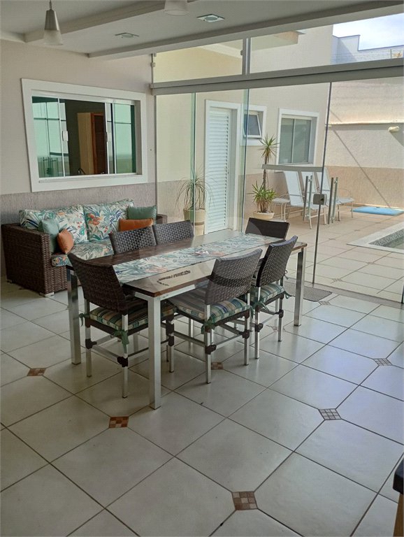 Casa à venda com 3 quartos, sendo 2 suítes, no condomínio Granja Olga II, Sorocaba - SP