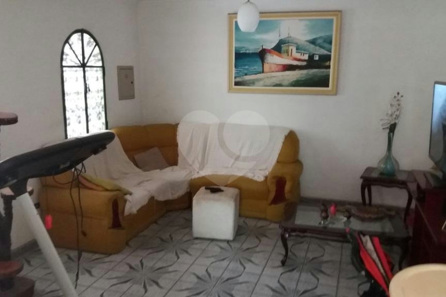 Sobrado à venda com 4 quartos, sendo 1 suíte, em Tremembé, São Paulo, SP