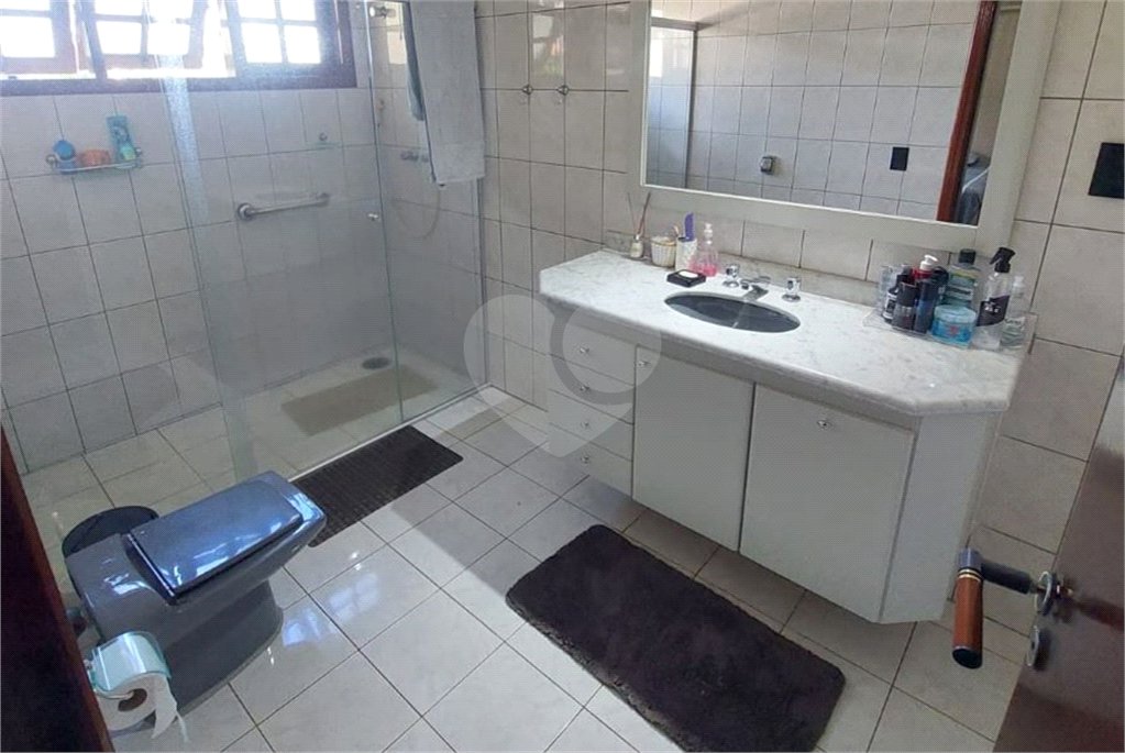 Casa à venda com 4 quartos, sendo 2 suítes, no condomínio Vivendas do Lago, Sorocaba - SP
