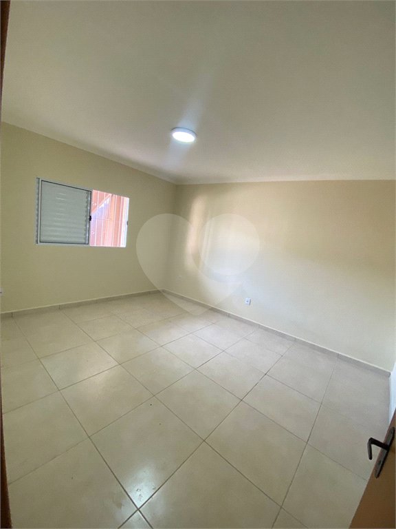 Sobrado para alugar com 4 quartos em Campos de Atibaia, Atibaia, SP