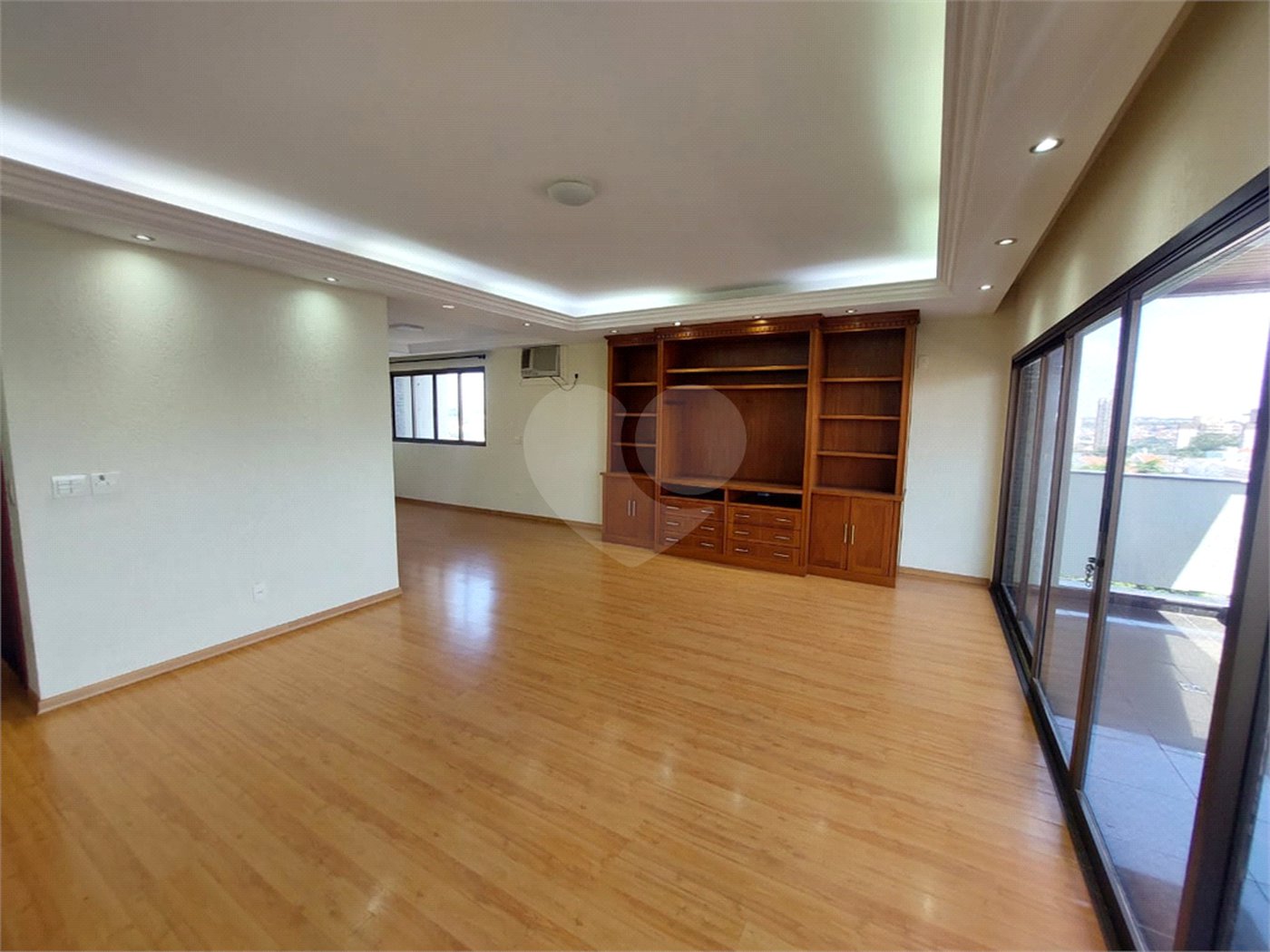 Apartamento para alugar com 3 quartos, sendo 1 suíte,  no Centro, Indaiatuba, SP