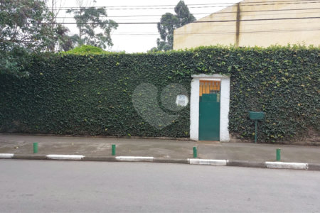 Casa à venda ou para alugar com 6 quartos, sendo 2 suítes, em Parque São George, Cotia, SP