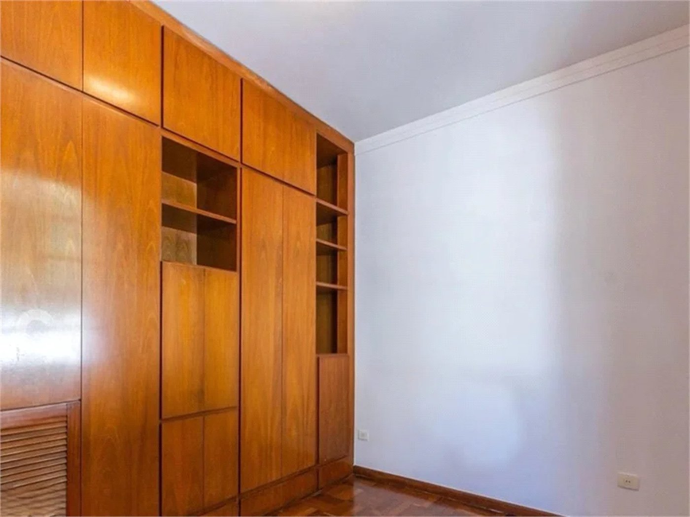 Casa à venda com 4 quartos, sendo 2 suítes, em Vila Morumbi, São Paulo, SP