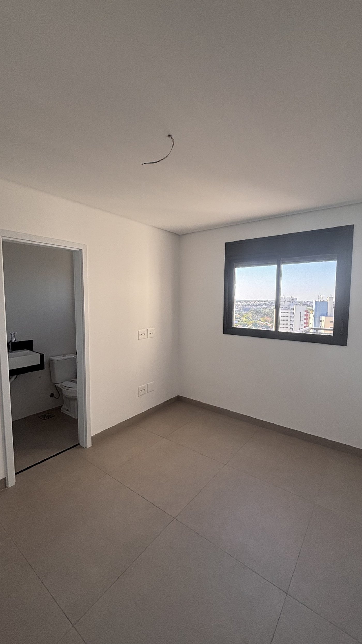 Apartamento à venda com 3 suítes em Edifício Majestic, Presidente Prudente, SP