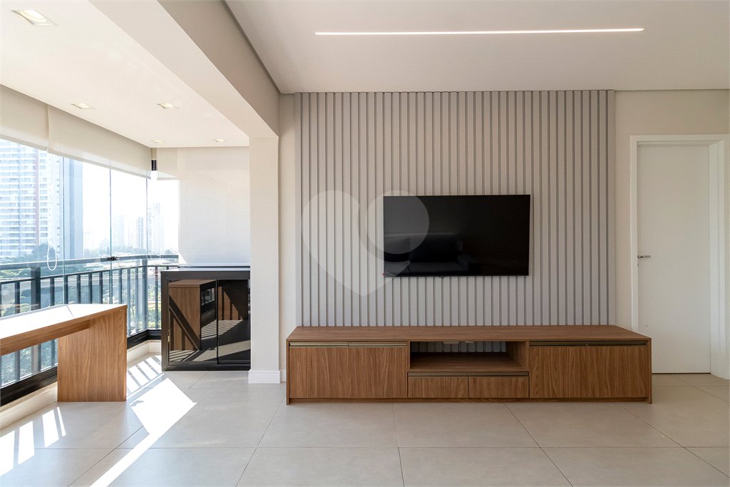 Apartamento à venda com 1 quarto em Vila Cordeiro, São Paulo, SP