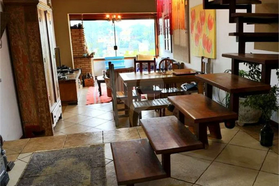 Sobrado à venda com 3 quartos, sendo 1 suíte, em Tremembé, São Paulo, SP