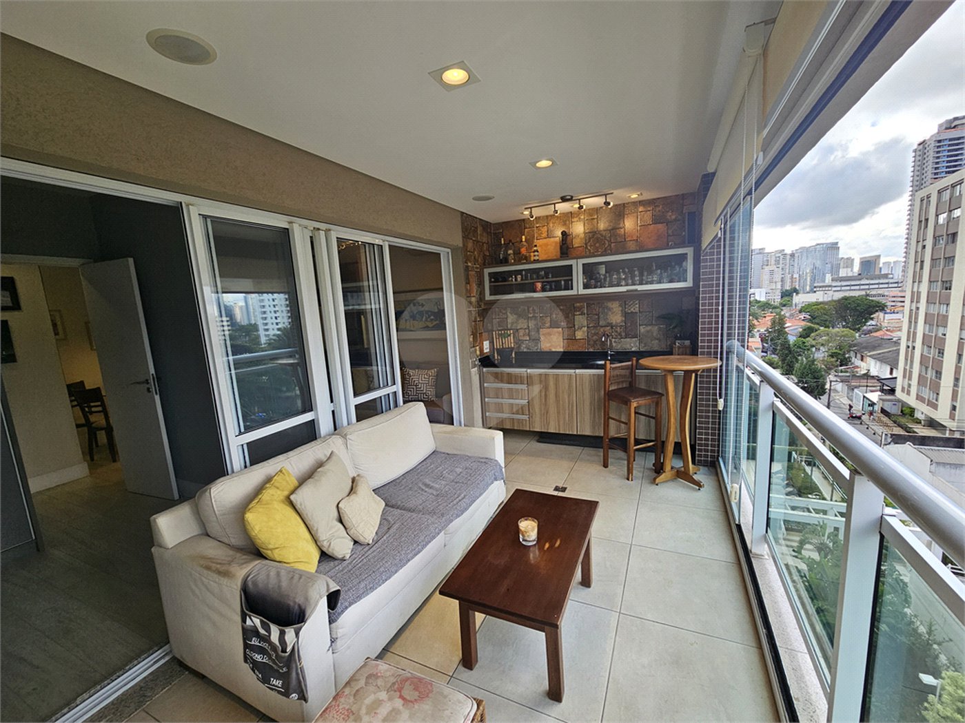 Apartamento para alugar com 2 quartos, sendo 1 suíte,  em Jardim das Acácias, São Paulo, SP