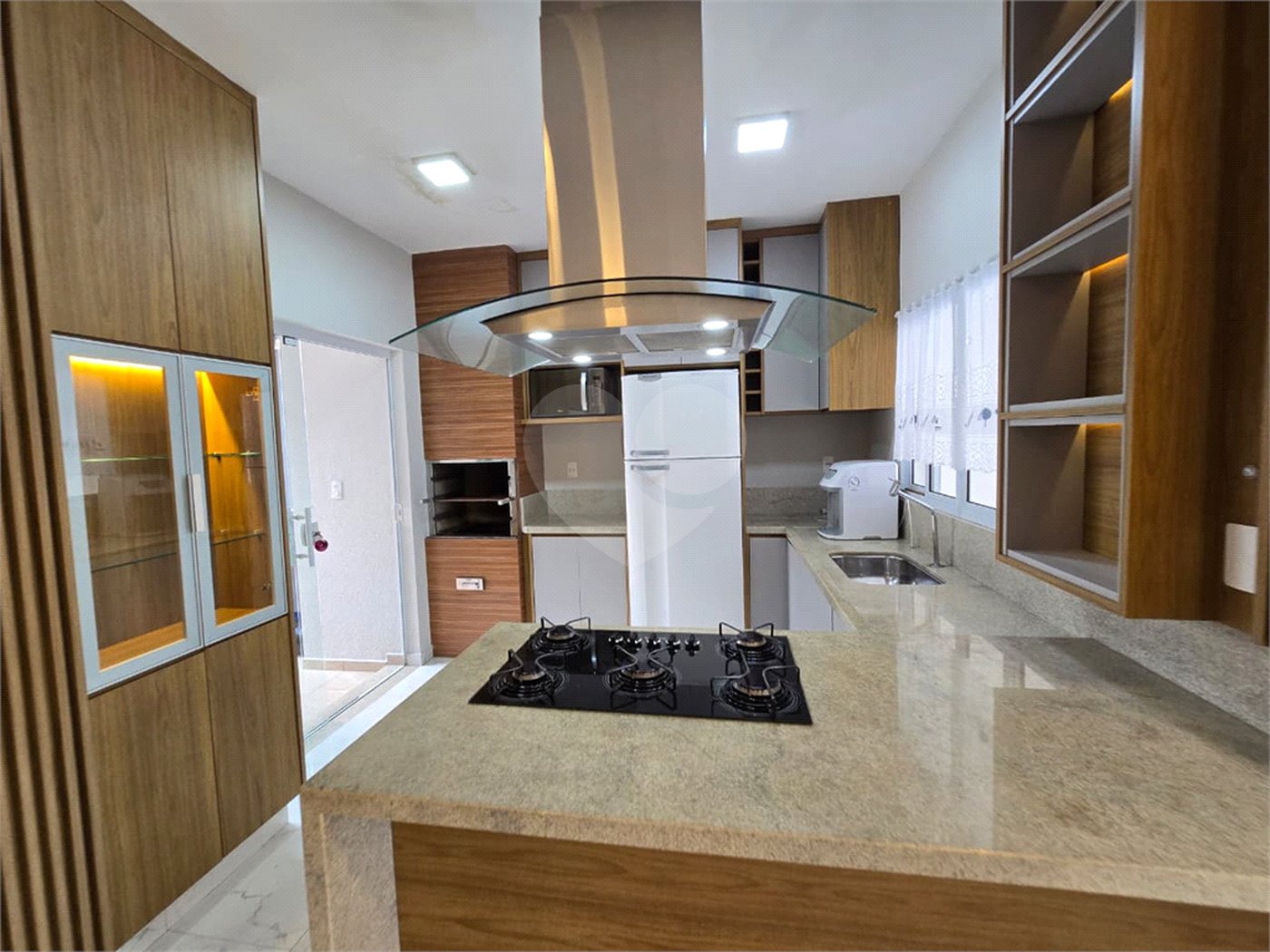 Casa para alugar com 3 quartos, sendo 1 suíte,  em Vila Rosa, Itapetininga, SP