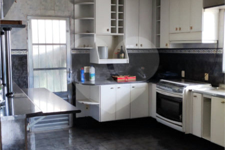 Sobrado à venda com 5 quartos, sendo 3 suítes, em Vila Campestre, São Paulo, SP