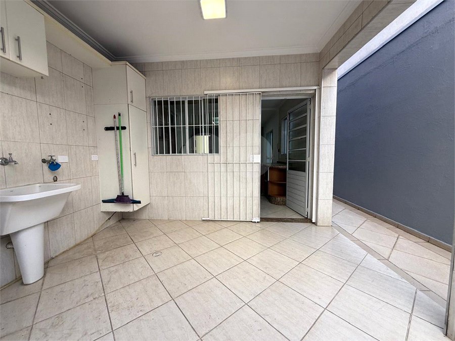 Sobrado à venda com 3 quartos, sendo 1 suíte,  em Parque Vitória, São Paulo, SP