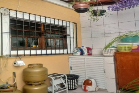 Casa à venda com 3 quartos, sendo 1 suíte, no condomínio Alcides Moreira, São Paulo - SP
