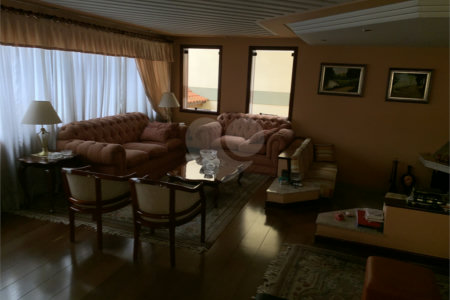 Casa à venda com 4 quartos, sendo 3 suítes, em Jardim das Vertentes, São Paulo, SP