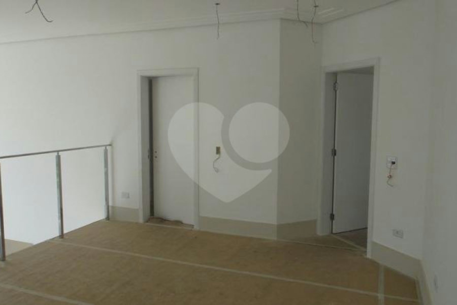 Casa à venda com 3 suítes no condomínio Villa Castanheira, São Paulo - SP