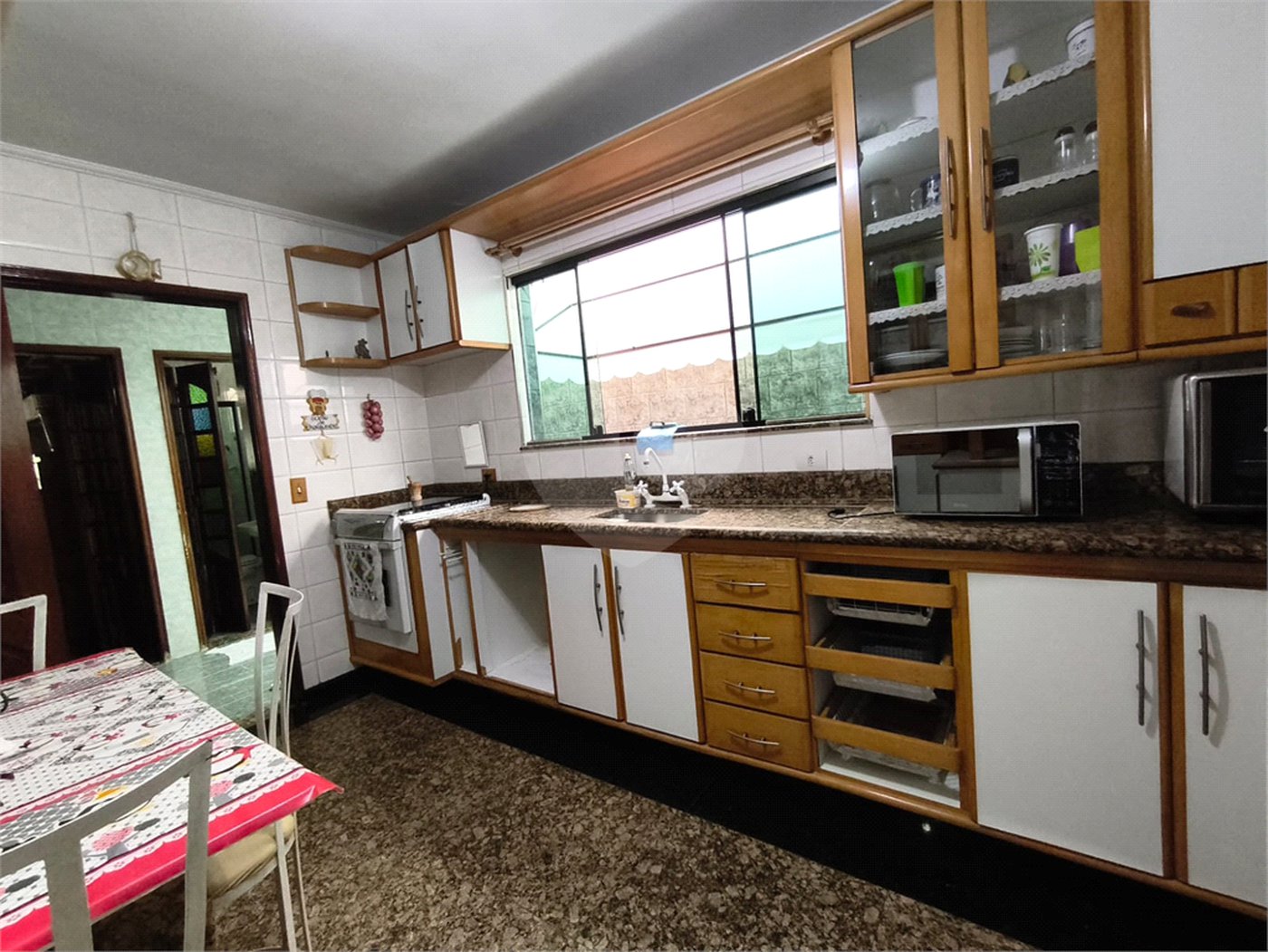 Sobrado à venda com 3 quartos, sendo 1 suíte, em Tremembé, São Paulo, SP