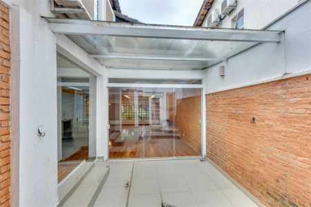 Sobrado à venda ou para alugar com 3 quartos, sendo 1 suíte, em Chácara Monte Alegre, São Paulo, SP