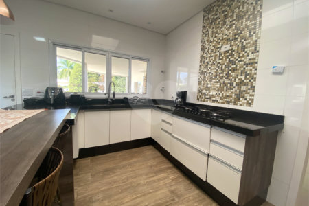 Casa à venda com 6 quartos, sendo 5 suítes, no condomínio Monte Belo, Salto - SP