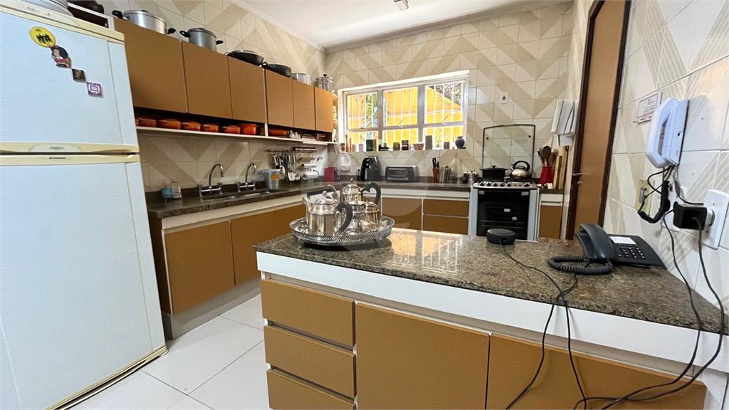 Casa à venda com 4 quartos, sendo 2 suítes, em Lar São Paulo, São Paulo, SP
