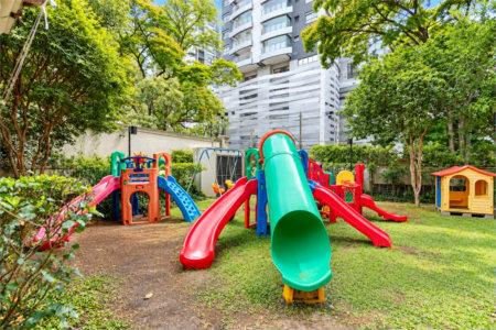 Apartamento à venda com 3 quartos, sendo 1 suíte,  em Jardim das Acácias, São Paulo, SP