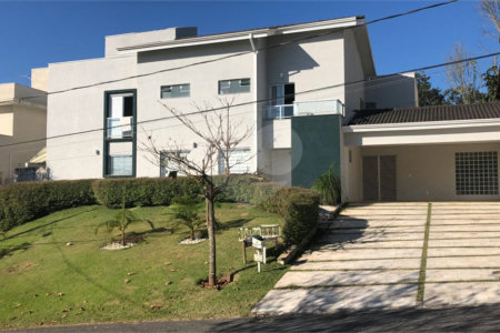 Casa à venda com 4 suítes no condomínio Aruã, Mogi das Cruzes - SP