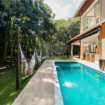 Casa à venda com 5 quartos, sendo 4 suítes, no condomínio Figueira Garden, Atibaia - SP
