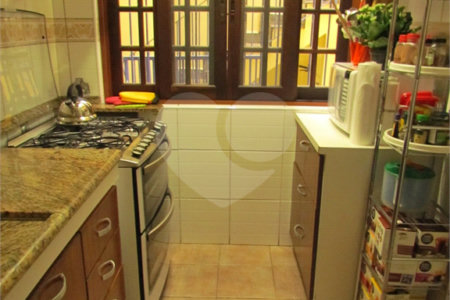 Casa de Vila à venda com 4 quartos, sendo 1 suíte, em Chácara Monte Alegre, São Paulo, SP