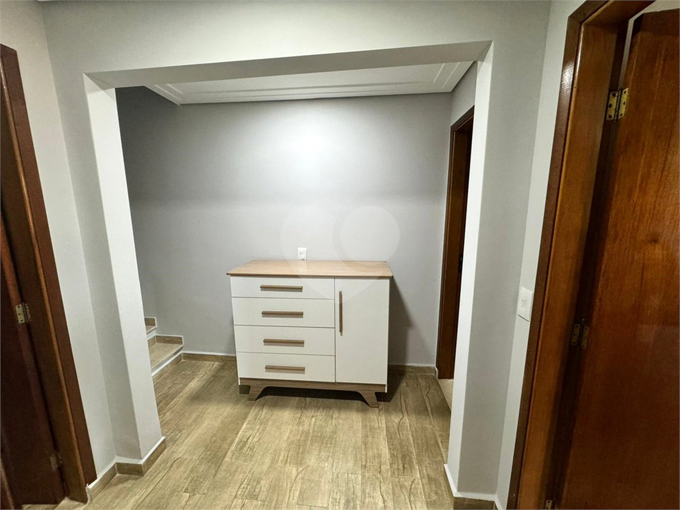 Casa à venda com 3 quartos, sendo 1 suíte, no condomínio Residencial Jardim das Flores 1510, Cotia - SP