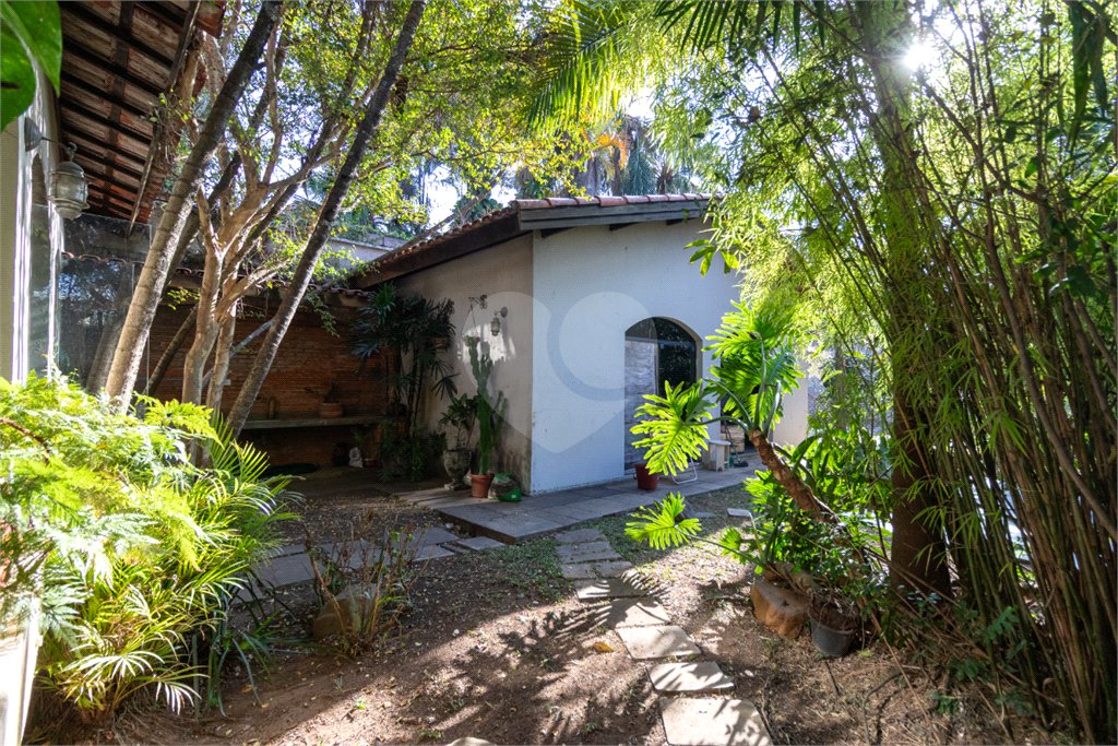 Casa à venda com 4 quartos, sendo 1 suíte, em Campo Belo, São Paulo, SP